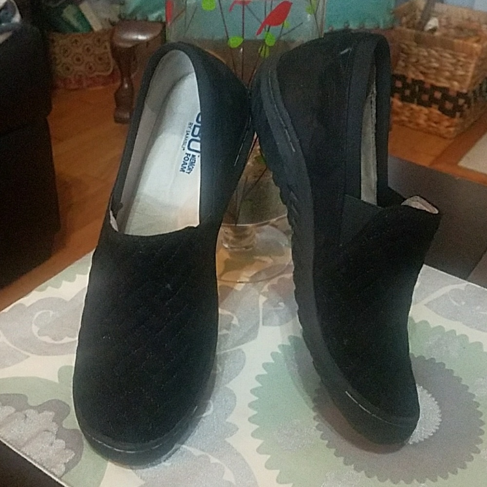 Jambu- Memory Foam- Black slip on shoes